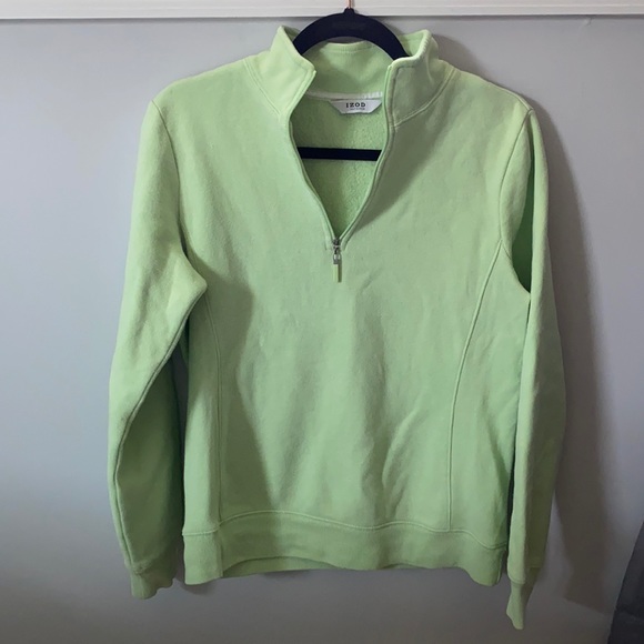 Izod Tops - ☀️ 3/$8 Izod 1/4 zip sweatshirt